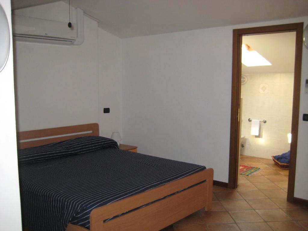 A Casa Da Franz Διαμέρισμα Manerba del Garda Δωμάτιο φωτογραφία